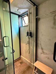 boat-quay photo thumbnail #12